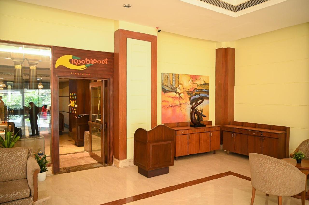 คาทรีย่า โฮเต็ล แอนด์ ทาวเวอร์ส Hotel ไฮเดอราบัด ภายนอก รูปภาพ