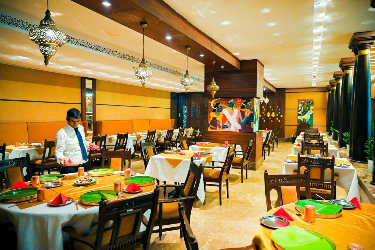 คาทรีย่า โฮเต็ล แอนด์ ทาวเวอร์ส Hotel ไฮเดอราบัด ภายนอก รูปภาพ