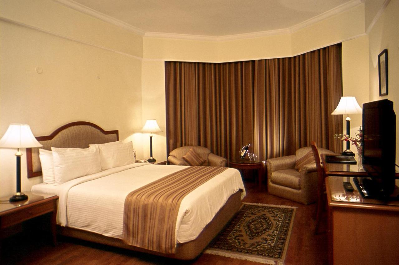 คาทรีย่า โฮเต็ล แอนด์ ทาวเวอร์ส Hotel ไฮเดอราบัด ห้อง รูปภาพ